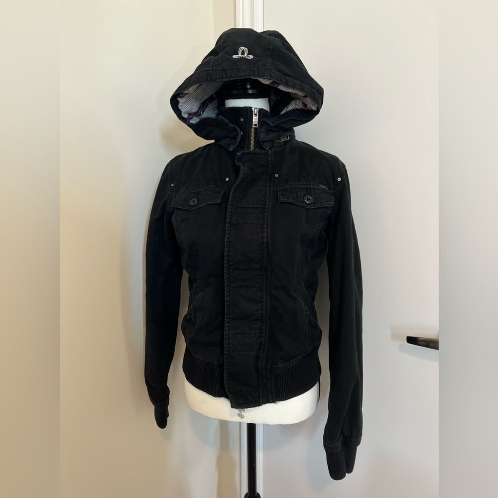 Aritzia TNA jacket